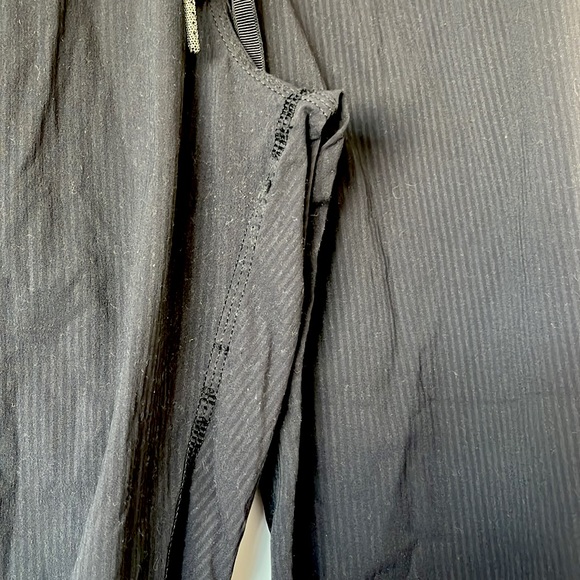 Lululemon Dance Pants Cropped - Picture 4 of 4